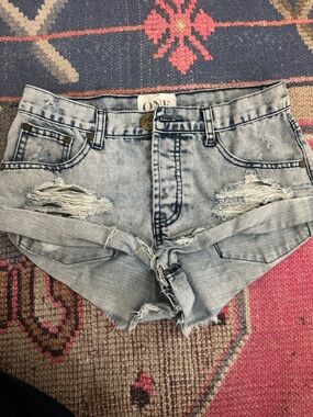 Light wash one teaspoon bandit shorts